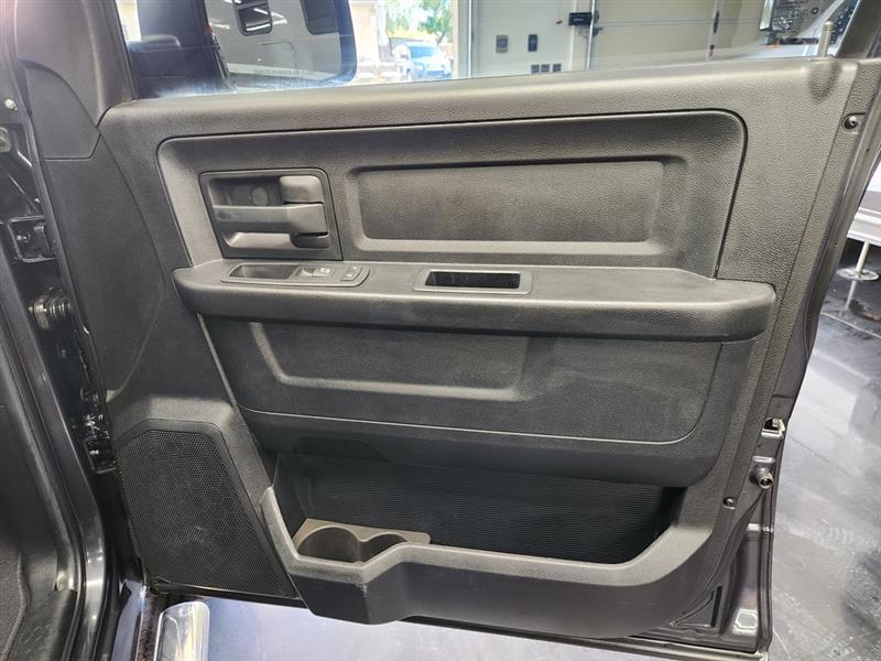 RAM 1500 Tradesman Quad Cab 2WD 2016