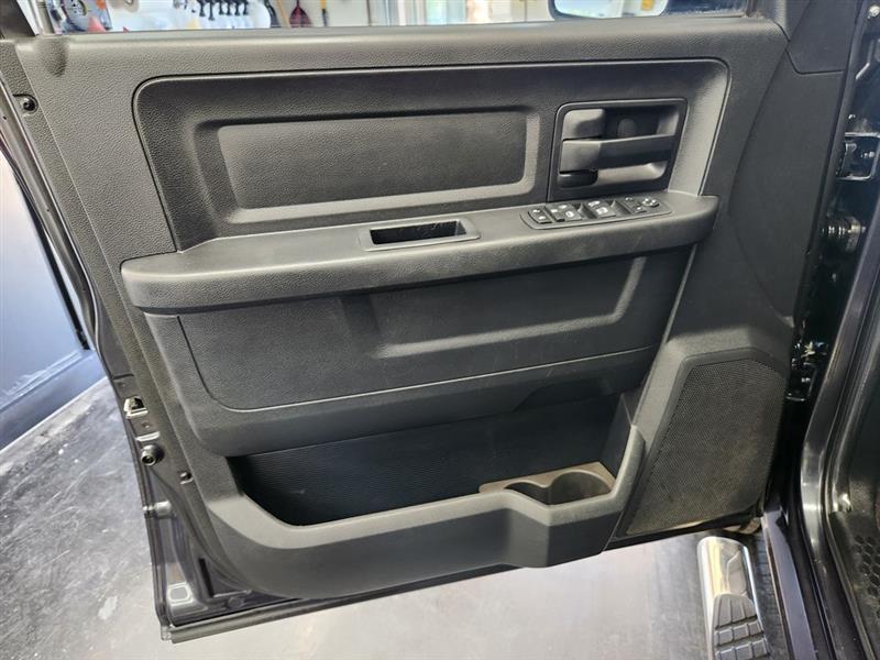 RAM 1500 Tradesman Quad Cab 2WD 2016