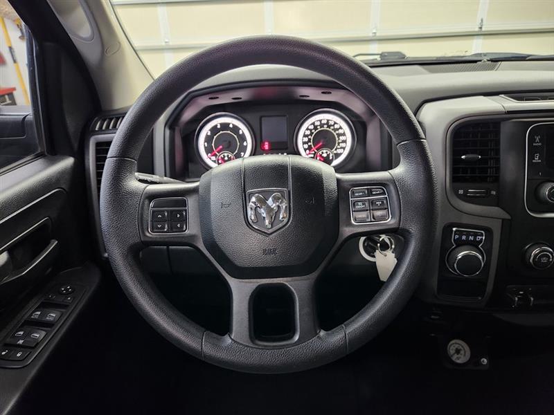 RAM 1500 Tradesman Quad Cab 2WD 2016