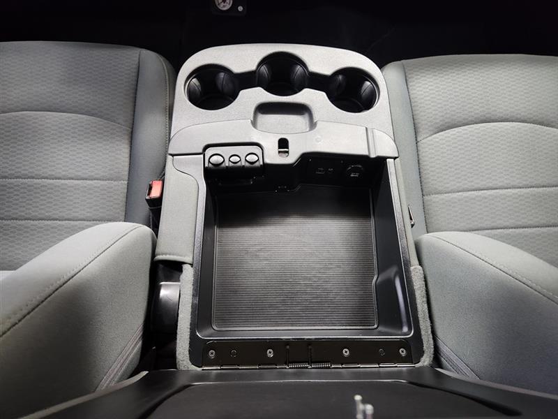 RAM 1500 Tradesman Quad Cab 2WD 2016