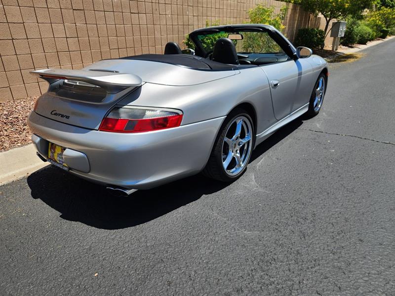 Porsche 911 Carrera Cabriolet 2003