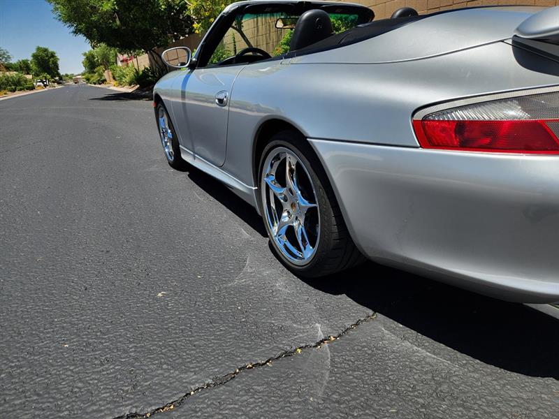 Porsche 911 Carrera Cabriolet 2003