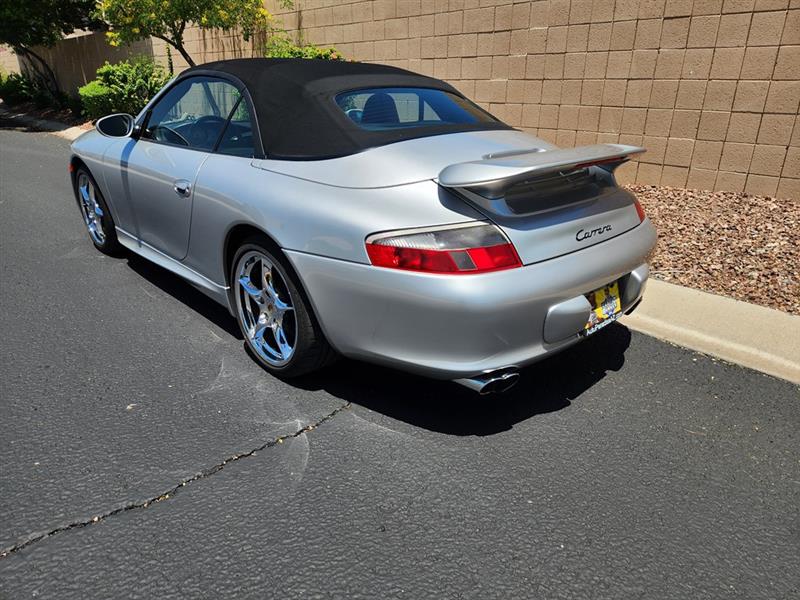 Porsche 911 Carrera Cabriolet 2003