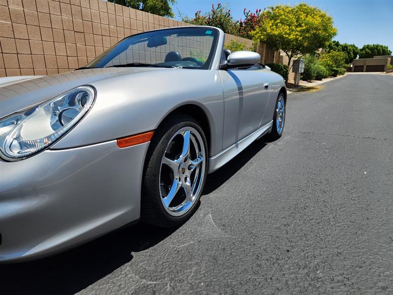Porsche 911 Carrera Cabriolet 2003