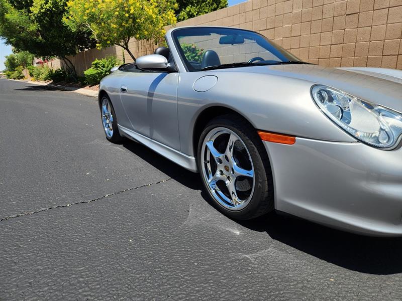 Porsche 911 Carrera Cabriolet 2003