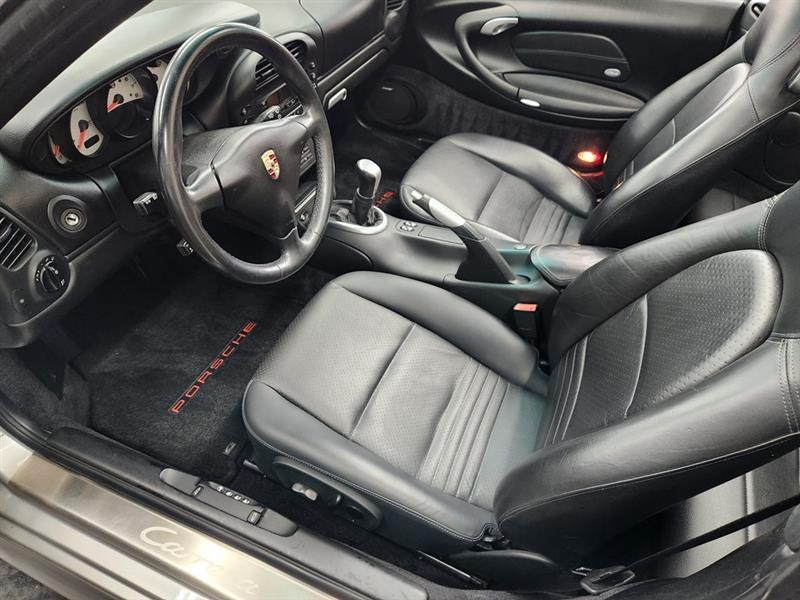 Porsche 911 Carrera Cabriolet 2003