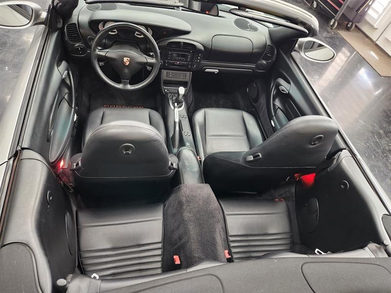 Porsche 911 Carrera Cabriolet 2003