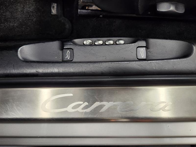 Porsche 911 Carrera Cabriolet 2003