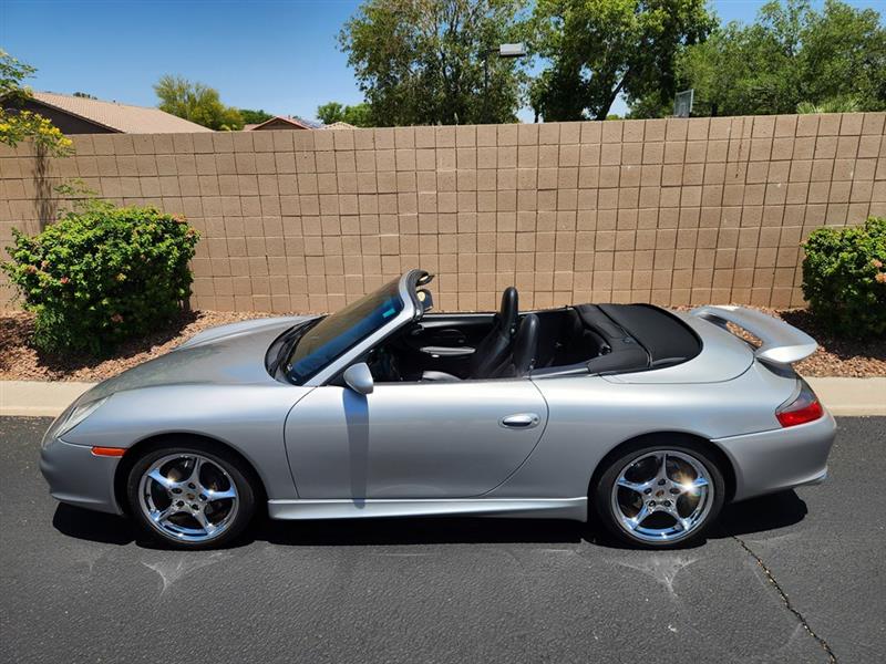 Porsche 911 Carrera Cabriolet 2003