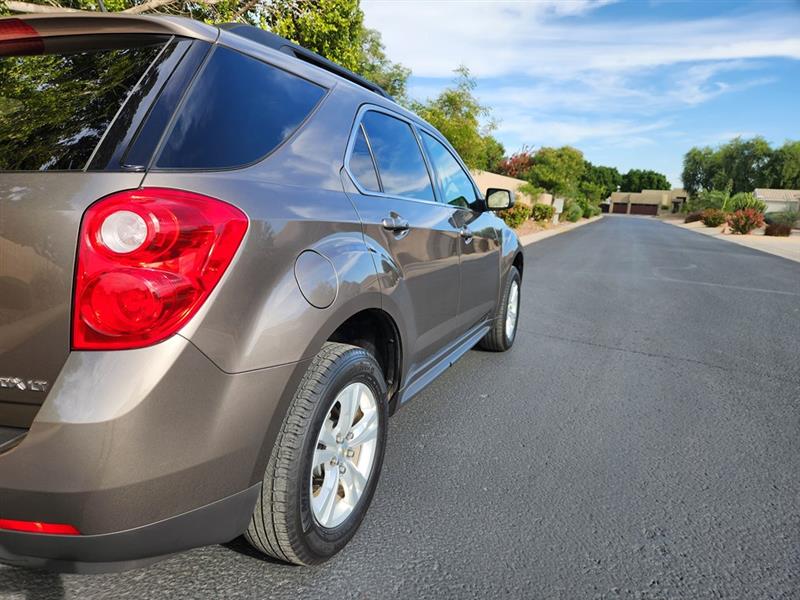 2011 Chevrolet Equinox LT photo 3