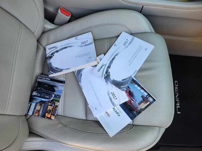 GMC Acadia Denali FWD 2017