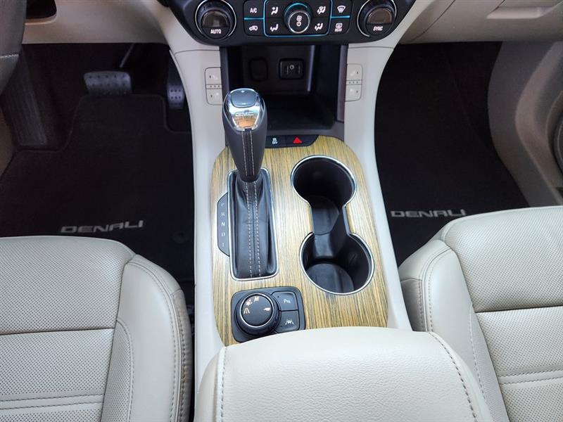 GMC Acadia Denali FWD 2017