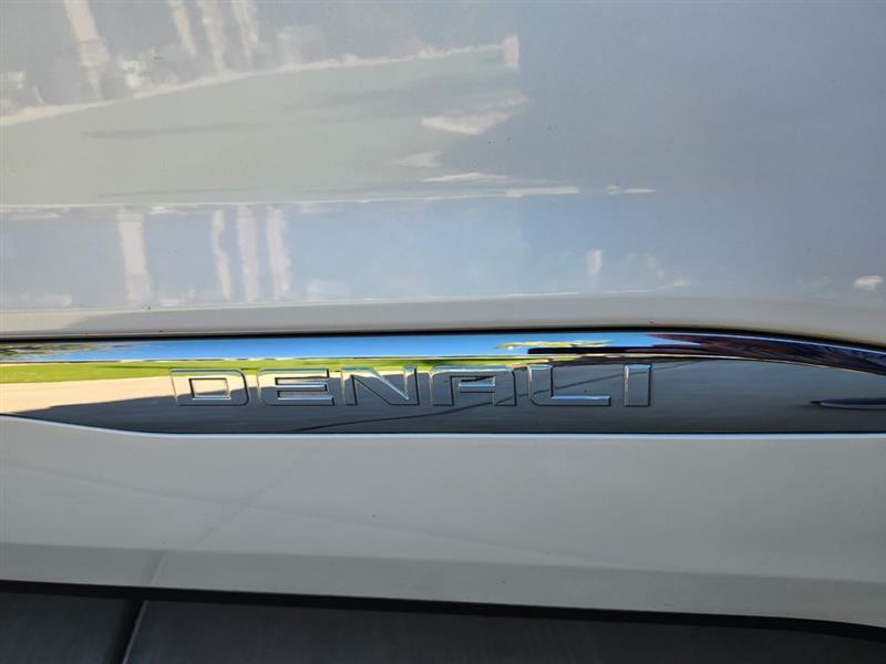 GMC Acadia Denali FWD 2017