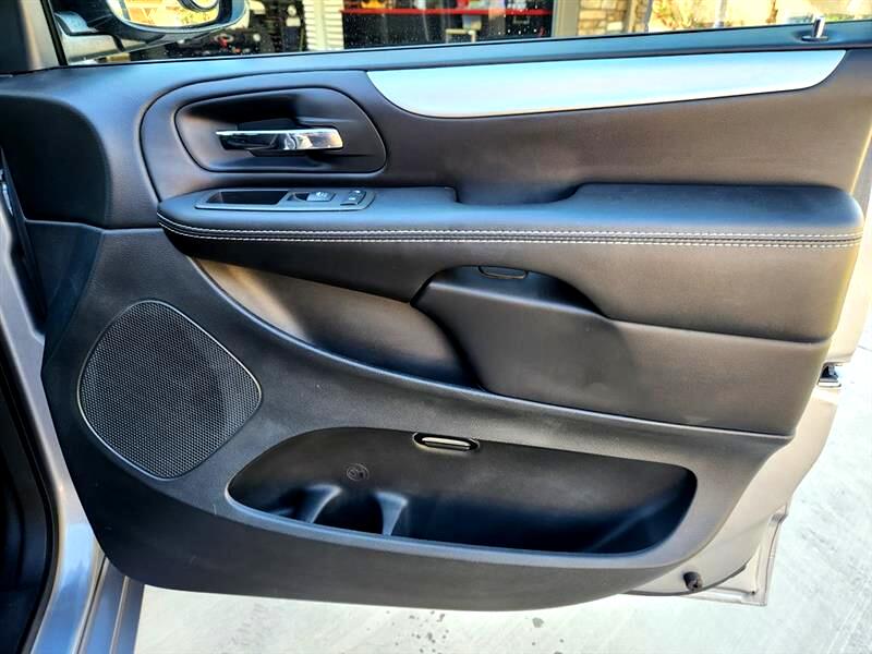 Dodge Grand Caravan SE 2014