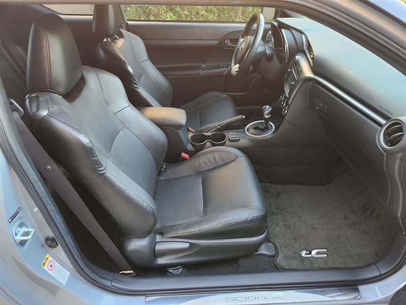 Scion tC Sports Coupe 6-Spd AT 2014
