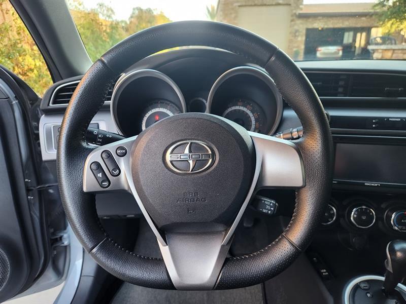 Scion tC Sports Coupe 6-Spd AT 2014
