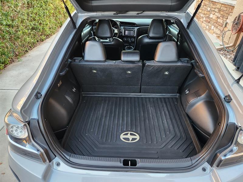 Scion tC Sports Coupe 6-Spd AT 2014