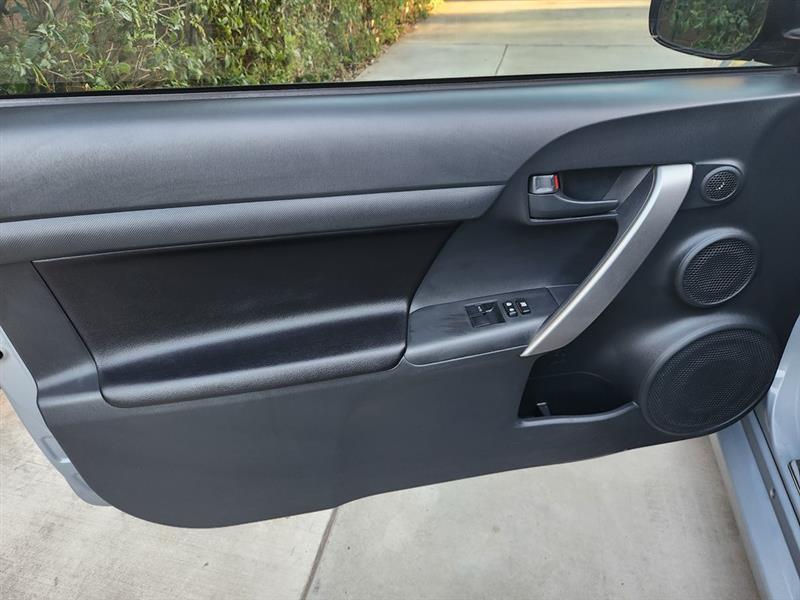 Scion tC Sports Coupe 6-Spd AT 2014