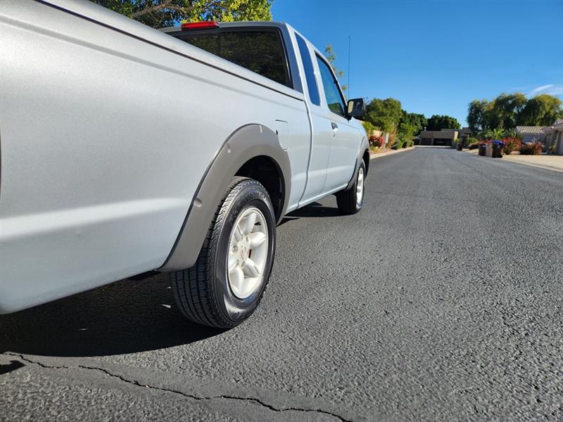 Nissan Frontier XE King Cab 2WD 2001