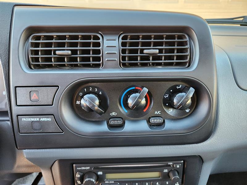 Nissan Frontier XE King Cab 2WD 2001