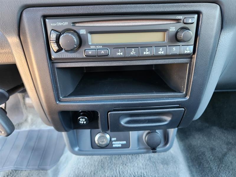 Nissan Frontier XE King Cab 2WD 2001