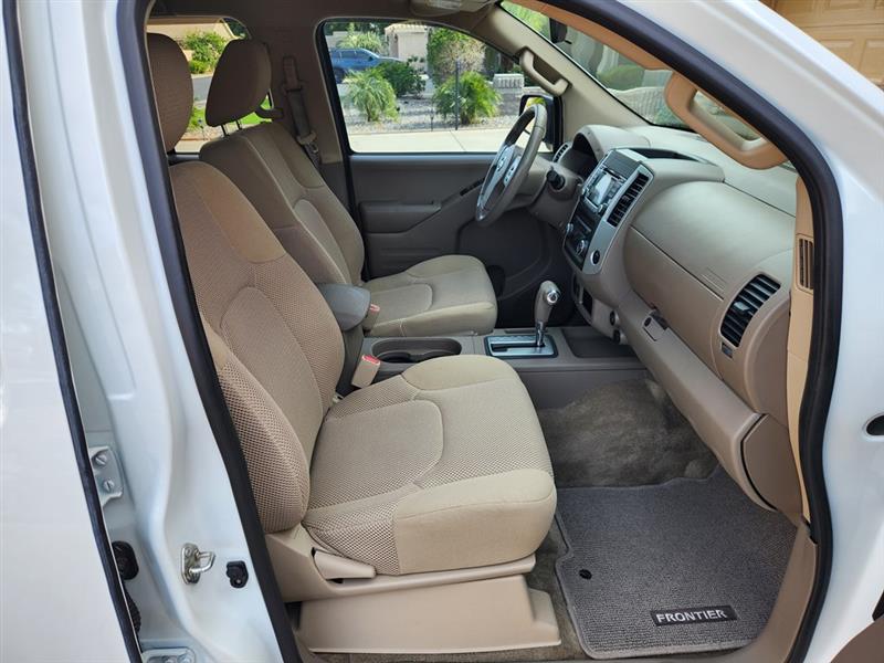 Nissan Frontier S Crew Cab 5AT 2WD 2017