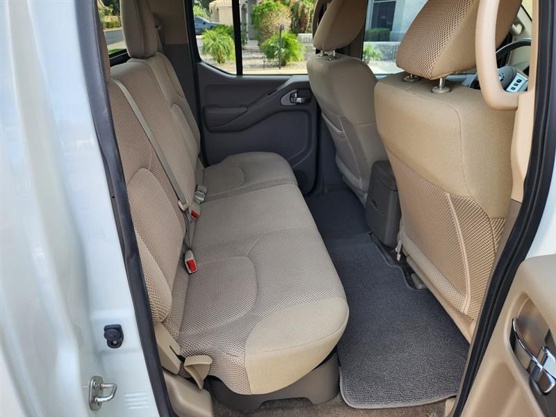 Nissan Frontier S Crew Cab 5AT 2WD 2017