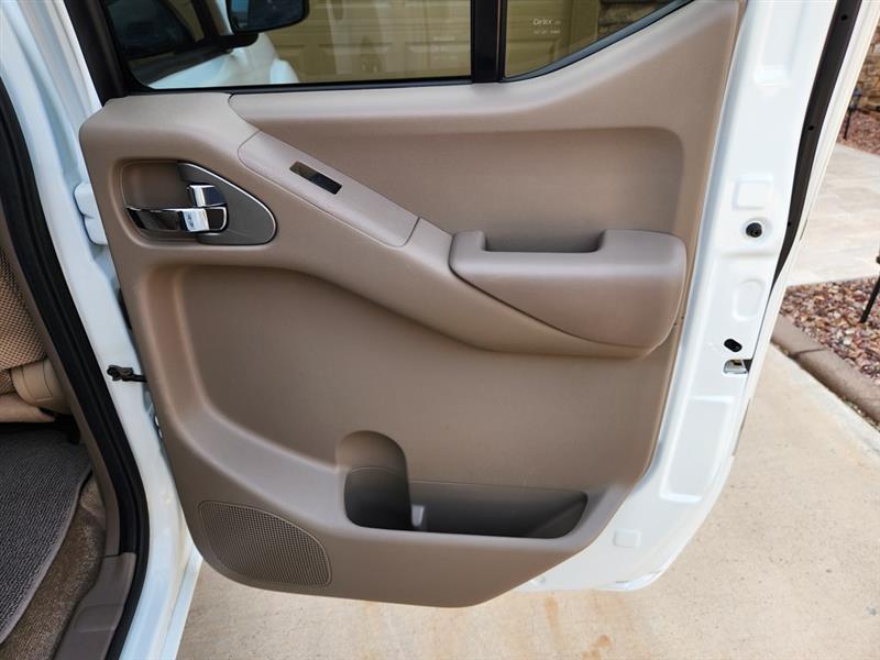 Nissan Frontier S Crew Cab 5AT 2WD 2017