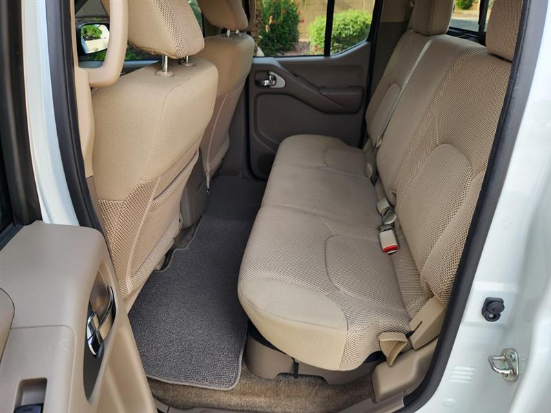 Nissan Frontier S Crew Cab 5AT 2WD 2017