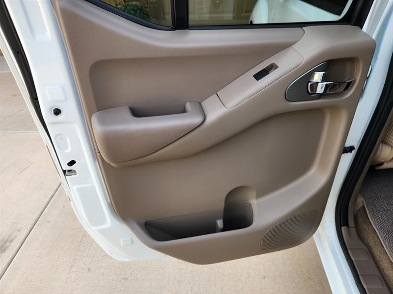 Nissan Frontier S Crew Cab 5AT 2WD 2017