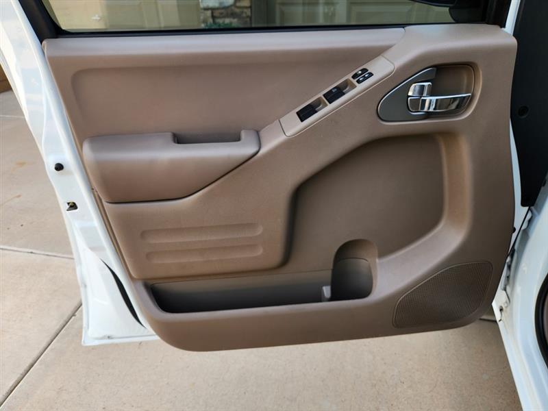 Nissan Frontier S Crew Cab 5AT 2WD 2017