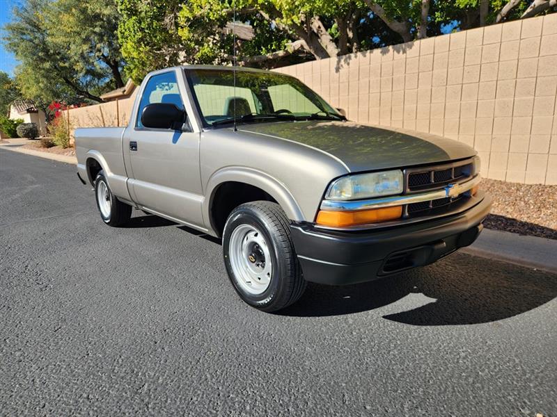 2003 Chevrolet S10 Pickup 2WD LS