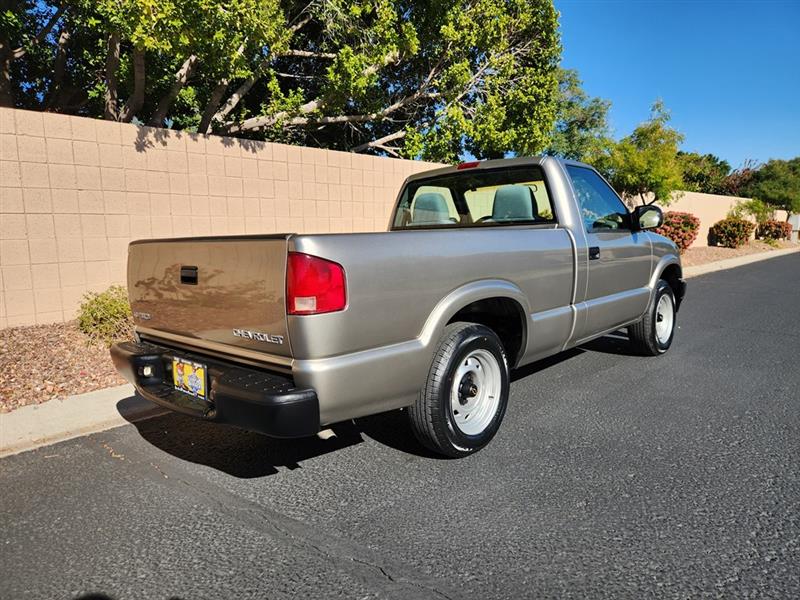 Chevrolet S10 Pickup 2WD LS 2003