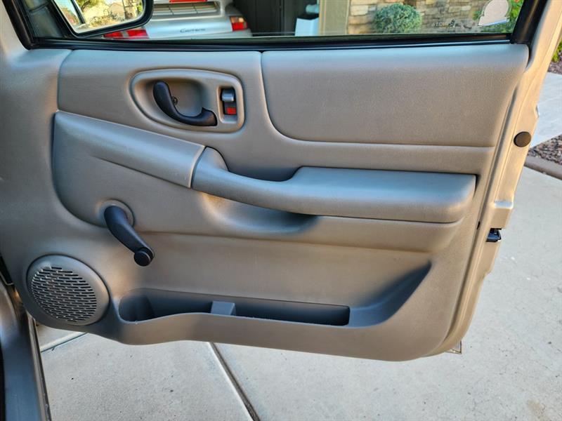 Chevrolet S10 Pickup 2WD LS 2003