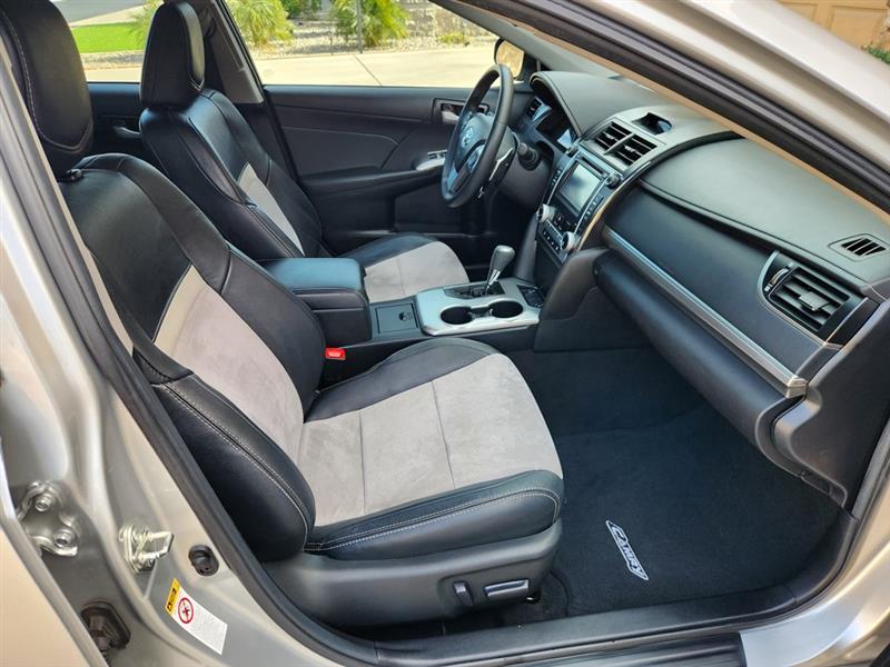 Toyota Camry SE 2013