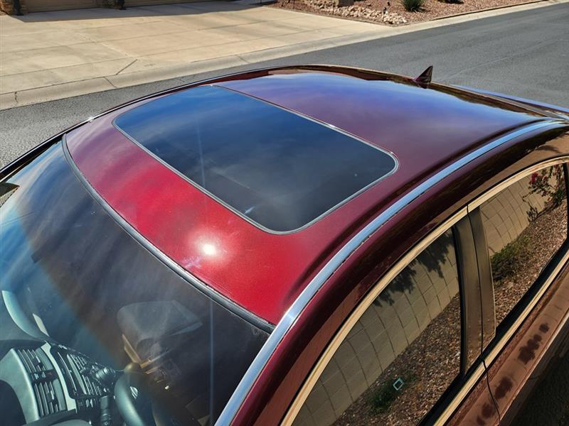 Acura TL 5-Speed AT with Tech Package 2011