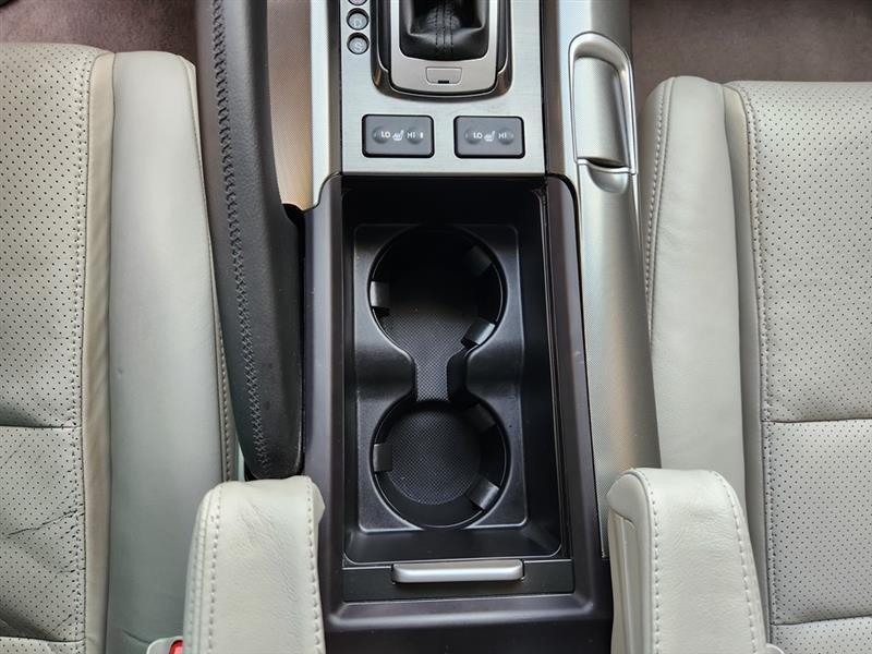 Acura TL 5-Speed AT with Tech Package 2011