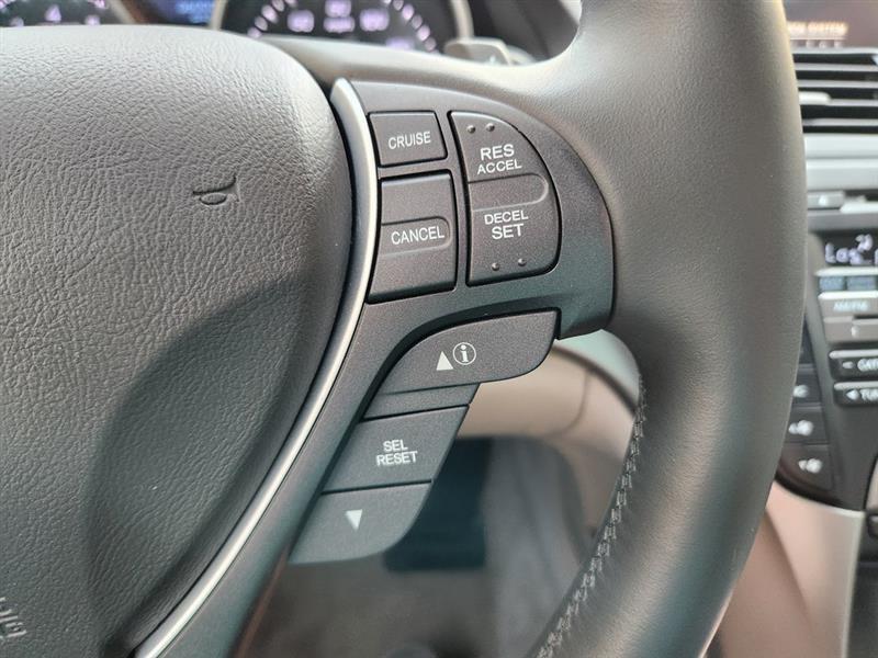 Acura TL 5-Speed AT with Tech Package 2011