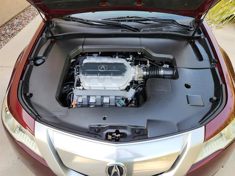 Acura TL 5-Speed AT with Tech Package 2011