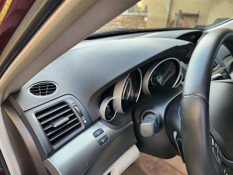 Acura TL 5-Speed AT with Tech Package 2011