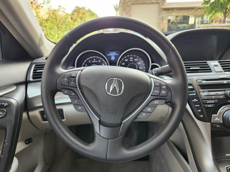 Acura TL 5-Speed AT with Tech Package 2011