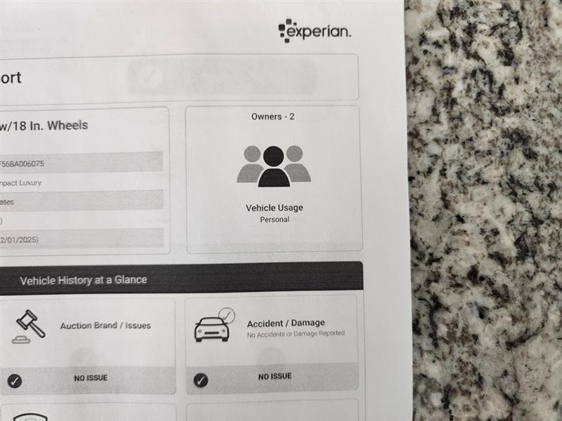 Acura TL 5-Speed AT with Tech Package 2011