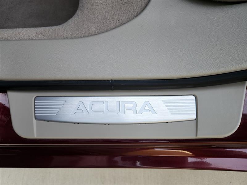 Acura TL 5-Speed AT with Tech Package 2011