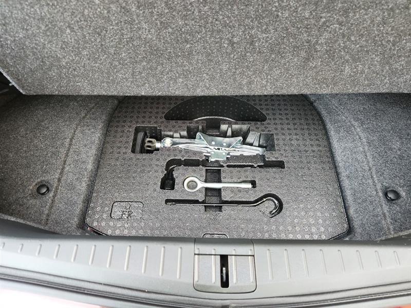 Acura TL 5-Speed AT with Tech Package 2011