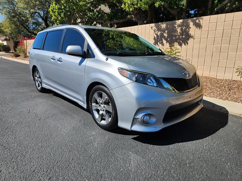 2014 Toyota Sienna FWD 7-Passenger V6