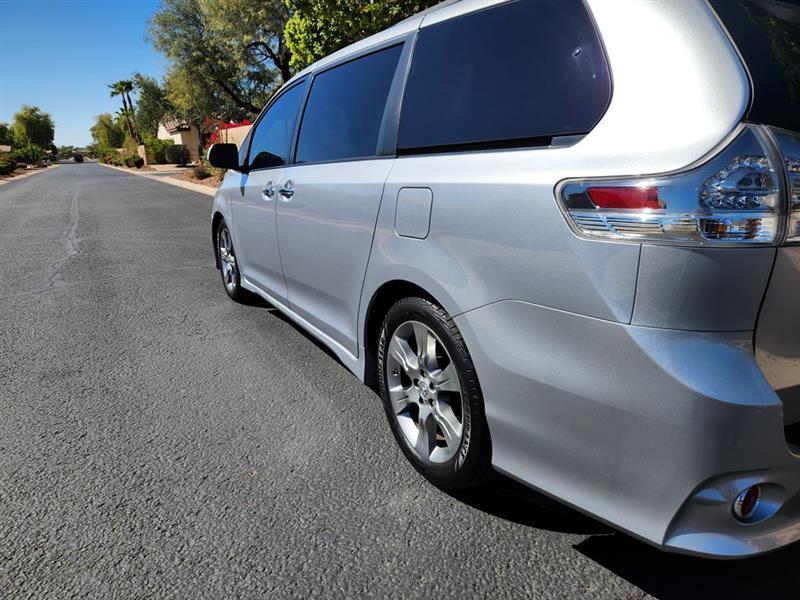 Toyota Sienna FWD 7-Passenger V6 2014