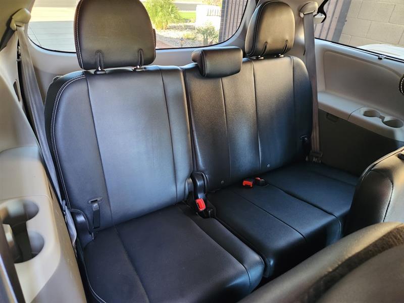 Toyota Sienna FWD 7-Passenger V6 2014