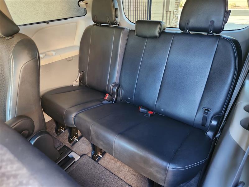 Toyota Sienna FWD 7-Passenger V6 2014