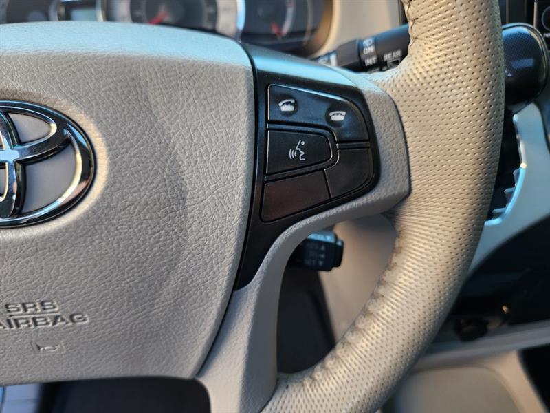 Toyota Sienna FWD 7-Passenger V6 2014