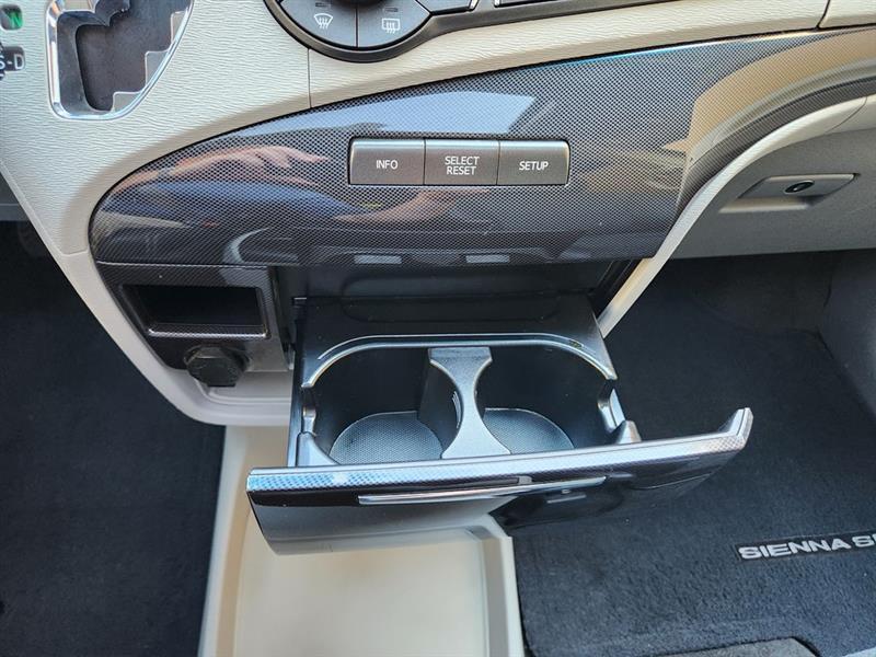 Toyota Sienna FWD 7-Passenger V6 2014